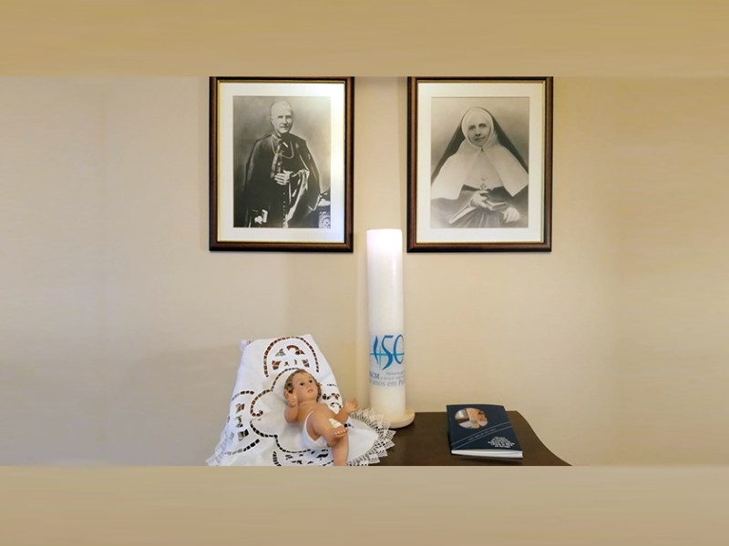 Façamos um bom acolhimento ao Menino Deus. Ele traz-nos a Vida!